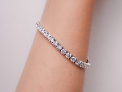 Diamond Bracelets: Elegance, Styles, and Buying Tips